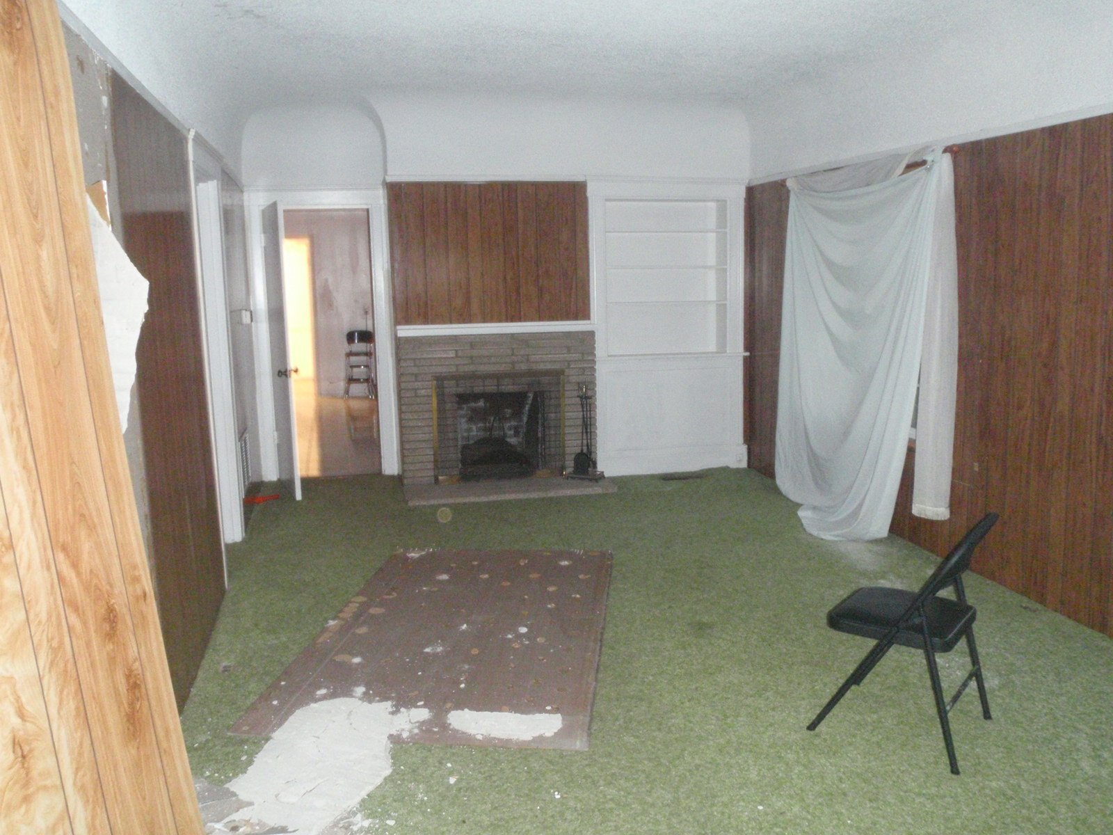 Casa Grande Pasadena living room before