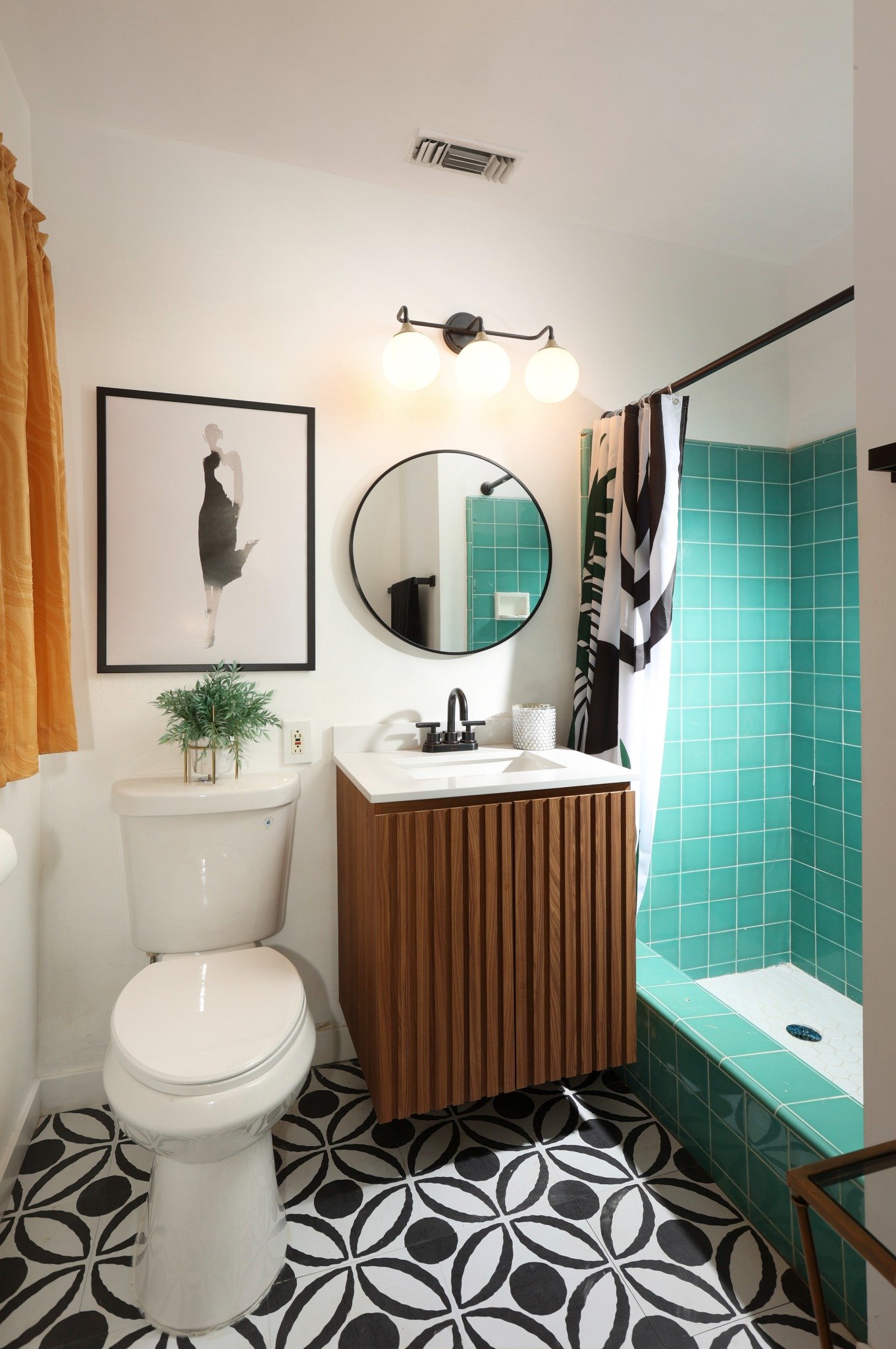 Owens Avenue bathroom after