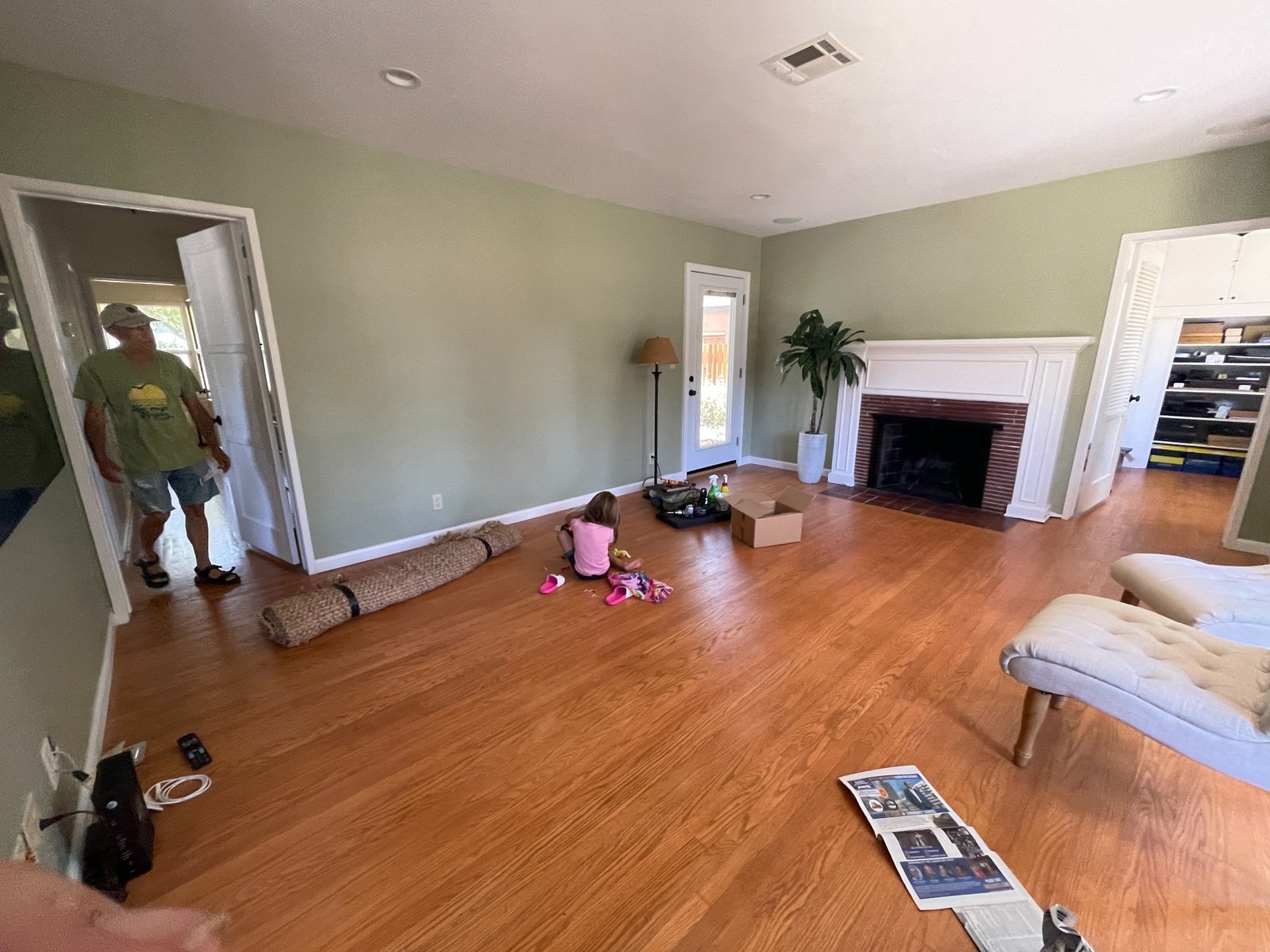 Piedmont Avenue La Crescenta living room before
